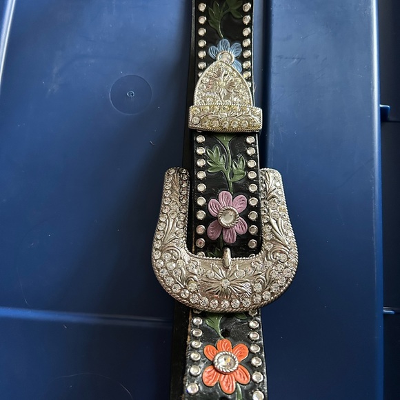 Women’s Genuine Handtooled Leather and hand painted Belt - Picture 1 of 6